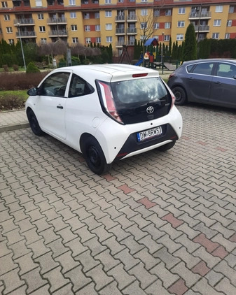 Toyota Aygo cena 26900 przebieg: 75300, rok produkcji 2016 z Wrocław małe 667